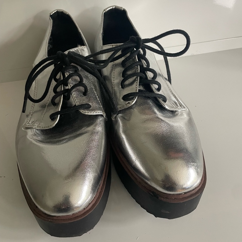Madden Girl Silver Oxford Shoes with Metallic Finish